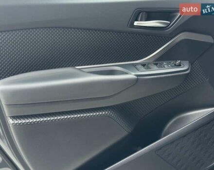 Серый Тойота C-HR, объемом двигателя 1.8 л и пробегом 28 тыс. км за 25490 $, фото 10 на Automoto.ua