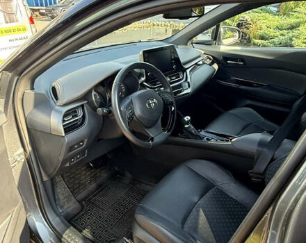 Серый Тойота C-HR, объемом двигателя 1.99 л и пробегом 20 тыс. км за 35500 $, фото 7 на Automoto.ua