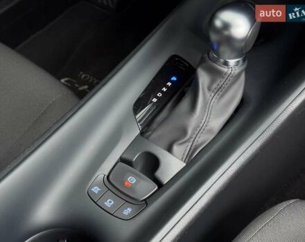 Серый Тойота C-HR, объемом двигателя 1.8 л и пробегом 28 тыс. км за 25490 $, фото 30 на Automoto.ua