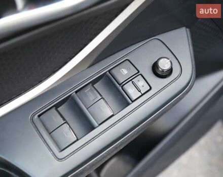 Сірий Тойота C-HR, об'ємом двигуна 1.8 л та пробігом 29 тис. км за 29500 $, фото 21 на Automoto.ua