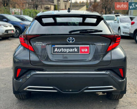 Серый Тойота C-HR, объемом двигателя 2 л и пробегом 42 тыс. км за 29890 $, фото 5 на Automoto.ua