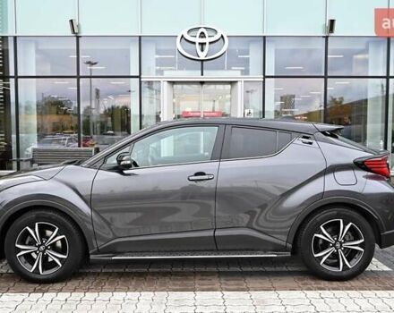 Серый Тойота C-HR, объемом двигателя 2 л и пробегом 101 тыс. км за 27426 $, фото 1 на Automoto.ua