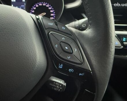 Серый Тойота C-HR, объемом двигателя 1.8 л и пробегом 28 тыс. км за 25490 $, фото 37 на Automoto.ua