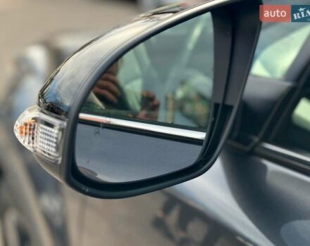 Серый Тойота C-HR, объемом двигателя 2 л и пробегом 42 тыс. км за 29890 $, фото 13 на Automoto.ua