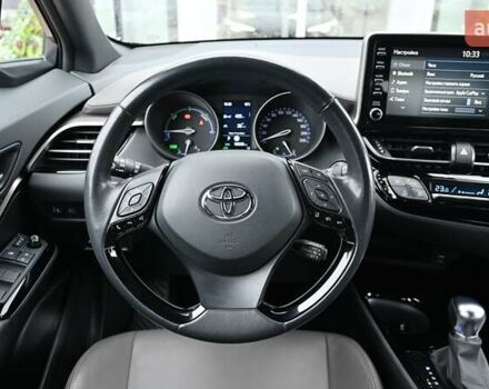 Серый Тойота C-HR, объемом двигателя 2 л и пробегом 101 тыс. км за 27426 $, фото 8 на Automoto.ua
