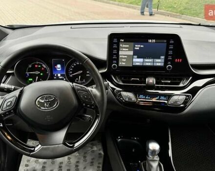 Серый Тойота C-HR, объемом двигателя 1.99 л и пробегом 11 тыс. км за 30999 $, фото 31 на Automoto.ua