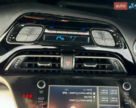 Серый Тойота C-HR, объемом двигателя 2 л и пробегом 42 тыс. км за 29890 $, фото 31 на Automoto.ua