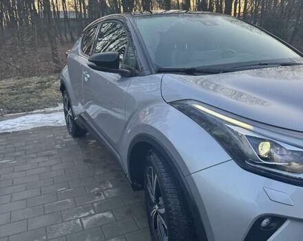 Серый Тойота C-HR, объемом двигателя 1.8 л и пробегом 58 тыс. км за 31200 $, фото 1 на Automoto.ua