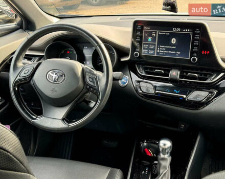 Серый Тойота C-HR, объемом двигателя 2 л и пробегом 42 тыс. км за 29890 $, фото 27 на Automoto.ua