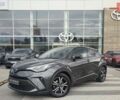 Серый Тойота C-HR, объемом двигателя 1.99 л и пробегом 57 тыс. км за 33101 $, фото 1 на Automoto.ua