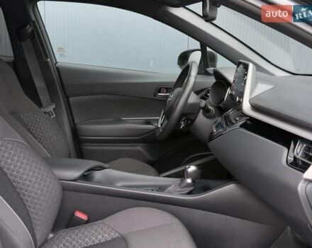 Серый Тойота C-HR, объемом двигателя 1.8 л и пробегом 28 тыс. км за 25490 $, фото 29 на Automoto.ua