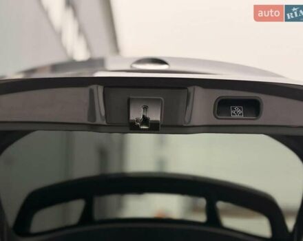 Серый Тойота C-HR, объемом двигателя 1.8 л и пробегом 28 тыс. км за 25490 $, фото 27 на Automoto.ua