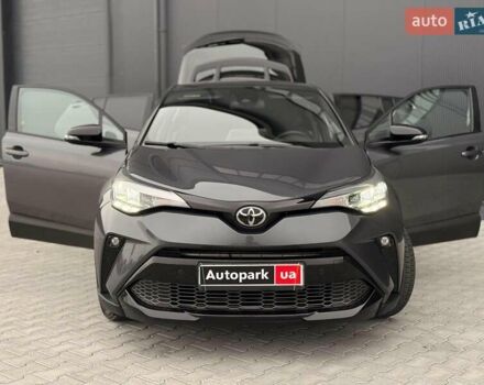 Серый Тойота C-HR, объемом двигателя 1.8 л и пробегом 28 тыс. км за 25490 $, фото 41 на Automoto.ua