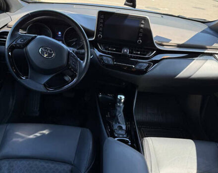 Сірий Тойота C-HR, об'ємом двигуна 2 л та пробігом 35 тис. км за 30000 $, фото 12 на Automoto.ua