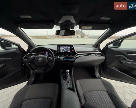Серый Тойота C-HR, объемом двигателя 1.8 л и пробегом 28 тыс. км за 25490 $, фото 47 на Automoto.ua
