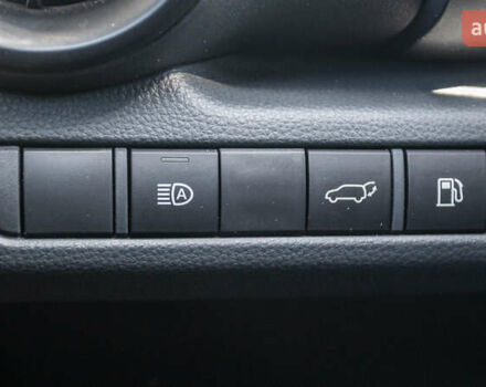 Серый Тойота C-HR, объемом двигателя 1.99 л и пробегом 1 тыс. км за 42308 $, фото 24 на Automoto.ua