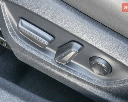 Серый Тойота C-HR, объемом двигателя 1.99 л и пробегом 1 тыс. км за 42308 $, фото 21 на Automoto.ua