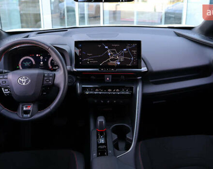 Серый Тойота C-HR, объемом двигателя 1.99 л и пробегом 4 тыс. км за 42000 $, фото 7 на Automoto.ua