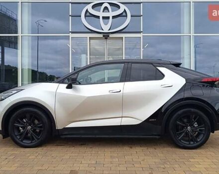 Серый Тойота C-HR, объемом двигателя 1.99 л и пробегом 1 тыс. км за 40920 $, фото 2 на Automoto.ua