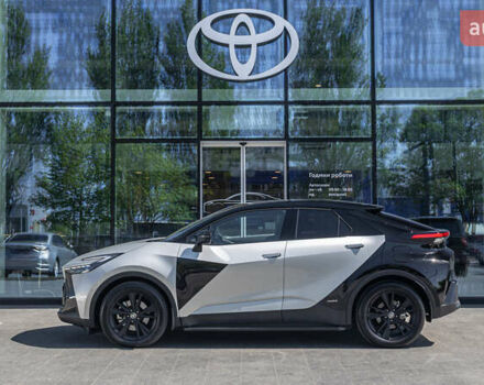 Серый Тойота C-HR, объемом двигателя 1.99 л и пробегом 1 тыс. км за 42308 $, фото 2 на Automoto.ua