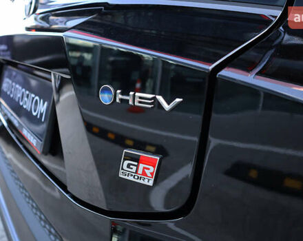 Серый Тойота C-HR, объемом двигателя 1.99 л и пробегом 4 тыс. км за 42000 $, фото 22 на Automoto.ua