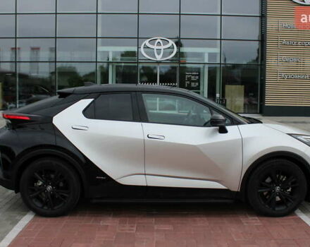 Сірий Тойота C-HR, об'ємом двигуна 1.99 л та пробігом 2 тис. км за 42300 $, фото 6 на Automoto.ua