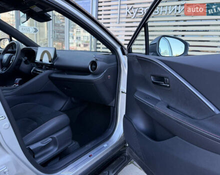 Серый Тойота C-HR, объемом двигателя 1.99 л и пробегом 1 тыс. км за 41463 $, фото 27 на Automoto.ua