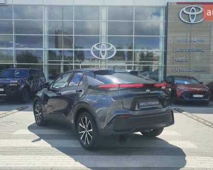 Серый Тойота C-HR, объемом двигателя 1.8 л и пробегом 5 тыс. км за 38582 $, фото 1 на Automoto.ua