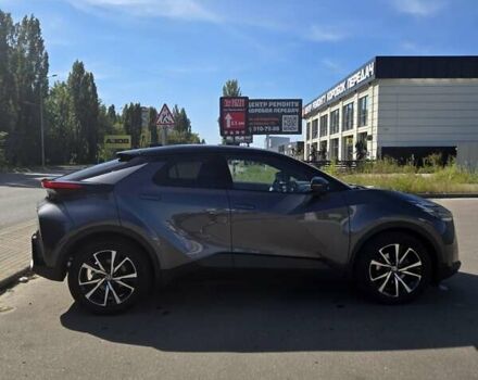 Серый Тойота C-HR, объемом двигателя 1.8 л и пробегом 5 тыс. км за 37300 $, фото 6 на Automoto.ua
