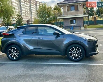 Серый Тойота C-HR, объемом двигателя 1.8 л и пробегом 5 тыс. км за 34999 $, фото 2 на Automoto.ua