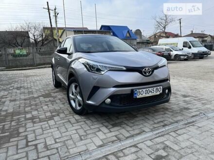 Серый Тойота C-HR, объемом двигателя 1.2 л и пробегом 72 тыс. км за 19500 $, фото 1 на Automoto.ua