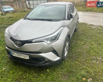 Серый Тойота C-HR, объемом двигателя 1.2 л и пробегом 137 тыс. км за 17500 $, фото 1 на Automoto.ua