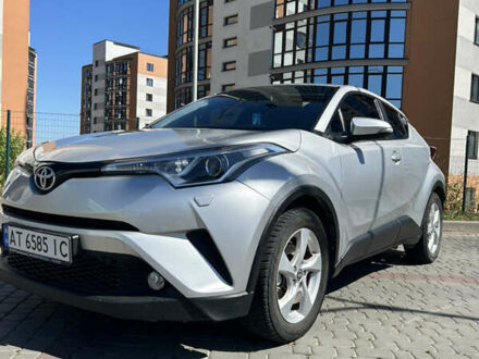Серый Тойота C-HR, объемом двигателя 1.2 л и пробегом 125 тыс. км за 17999 $, фото 1 на Automoto.ua