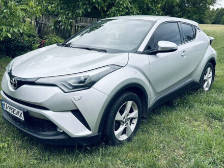 Серый Тойота C-HR, объемом двигателя 1.2 л и пробегом 171 тыс. км за 17000 $, фото 1 на Automoto.ua