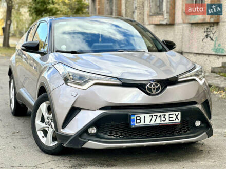 Тойота C-HR 2016 в Кременчуге на Automoto.ua Серый Тойота C-HR, объемом двигателя 1.2 л и пробегом 51 тыс. км за 18500 $, фото 1 на Automoto.ua