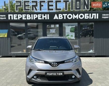Серый Тойота C-HR, объемом двигателя 1.2 л и пробегом 172 тыс. км за 18000 $, фото 1 на Automoto.ua