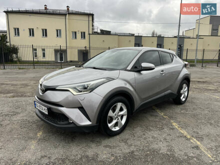 Тойота C-HR 2017 в Киеве на Automoto.ua Серый Тойота C-HR, объемом двигателя 1.2 л и пробегом 93 тыс. км за 19950 $, фото 1 на Automoto.ua