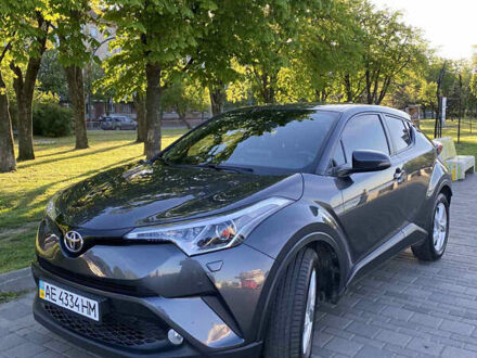 Сірий Тойота C-HR, об'ємом двигуна 1.2 л та пробігом 82 тис. км за 18700 $, фото 1 на Automoto.ua