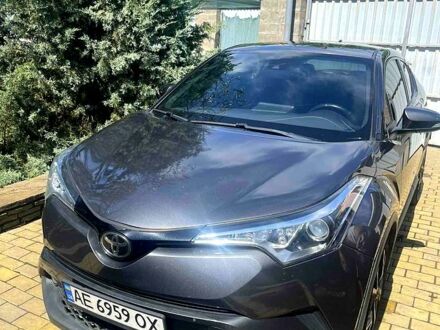 Тойота C-HR 2017 в Днепре (Днепропетровске) на Automoto.ua Серый Тойота C-HR, объемом двигателя 2 л и пробегом 154 тыс. км за 15500 $, фото 1 на Automoto.ua