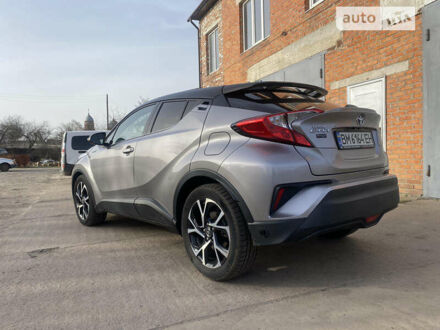 Серый Тойота C-HR, объемом двигателя 1.8 л и пробегом 112 тыс. км за 23999 $, фото 1 на Automoto.ua