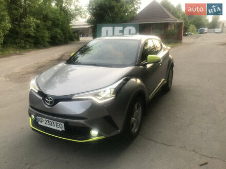 Тойота C-HR 2017 в Киеве на Automoto.ua Серый Тойота C-HR, объемом двигателя 1.2 л и пробегом 76 тыс. км за 22000 $, фото 1 на Automoto.ua