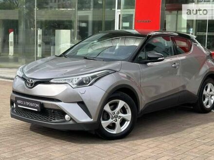 Серый Тойота C-HR, объемом двигателя 1.99 л и пробегом 152 тыс. км за 18837 $, фото 1 на Automoto.ua