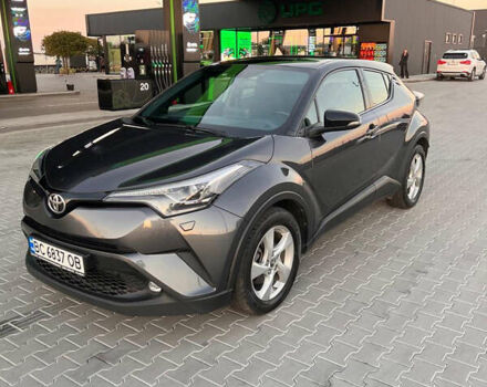 Серый Тойота C-HR, объемом двигателя 1.2 л и пробегом 143 тыс. км за 17200 $, фото 1 на Automoto.ua