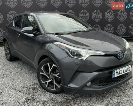Серый Тойота C-HR, объемом двигателя 2 л и пробегом 115 тыс. км за 16900 $, фото 1 на Automoto.ua