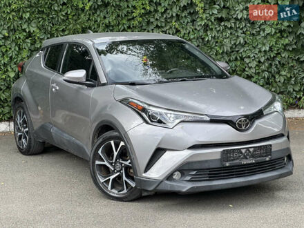 Тойота C-HR 2017 в Киеве на Automoto.ua Серый Тойота C-HR, объемом двигателя 1.99 л и пробегом 74 тыс. км за 16500 $, фото 1 на Automoto.ua