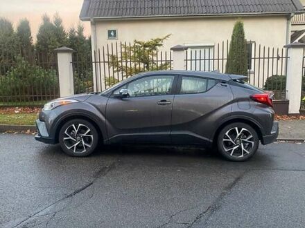 Тойота C-HR 2017 в Львове на Automoto.ua Серый Тойота C-HR, объемом двигателя 1.99 л и пробегом 78 тыс. км за 17000 $, фото 1 на Automoto.ua