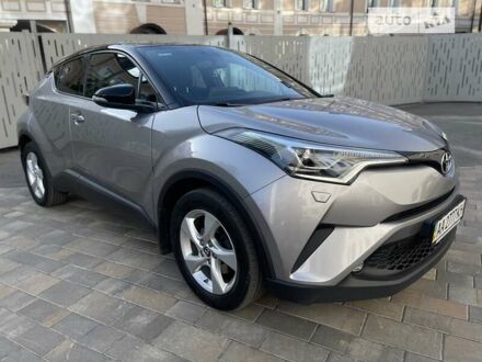 Серый Тойота C-HR, объемом двигателя 1.2 л и пробегом 96 тыс. км за 21300 $, фото 1 на Automoto.ua