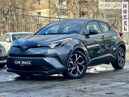 Серый Тойота C-HR, объемом двигателя 1.99 л и пробегом 47 тыс. км за 18999 $, фото 1 на Automoto.ua