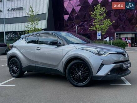 Серый Тойота C-HR, объемом двигателя 1.2 л и пробегом 97 тыс. км за 15990 $, фото 1 на Automoto.ua