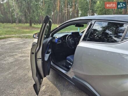 Тойота C-HR 2017 в Сумах на Automoto.ua Серый Тойота C-HR, объемом двигателя 1.8 л и пробегом 150 тыс. км за 23500 $, фото 1 на Automoto.ua